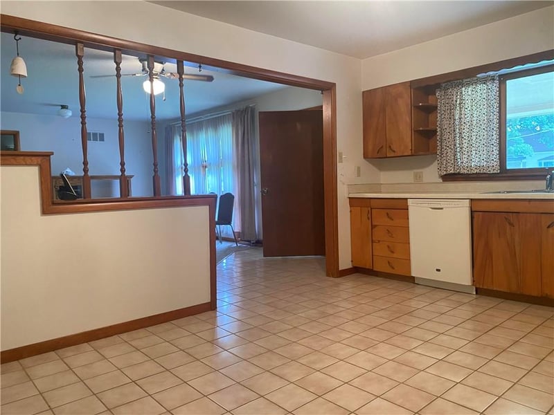 126 W Banks Ave, Burlingame, KS 66413