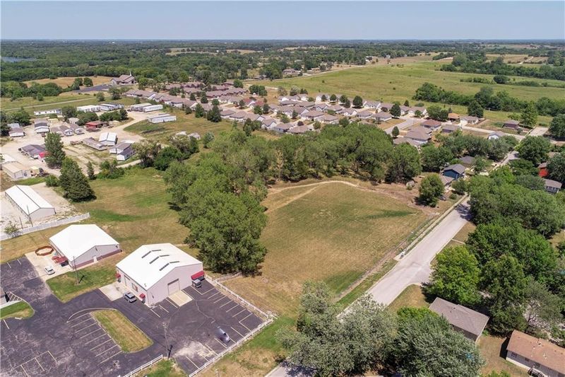 S Delmar St, Harrisonville, MO 64701