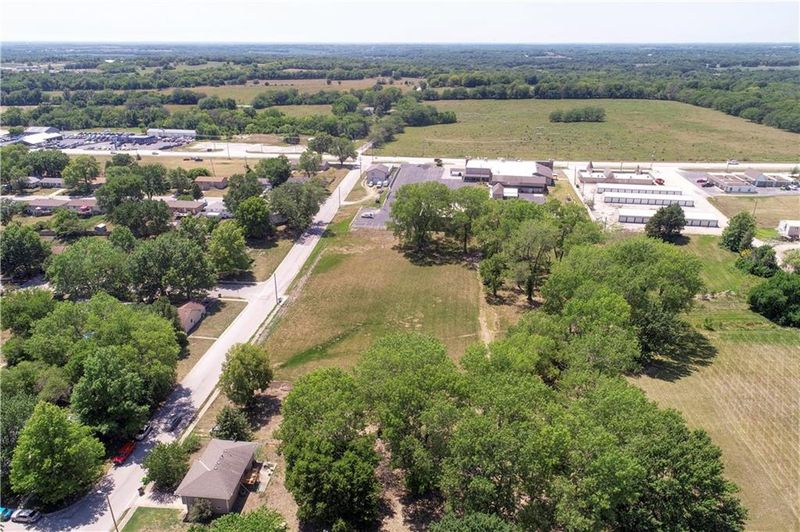 S Delmar St, Harrisonville, MO 64701
