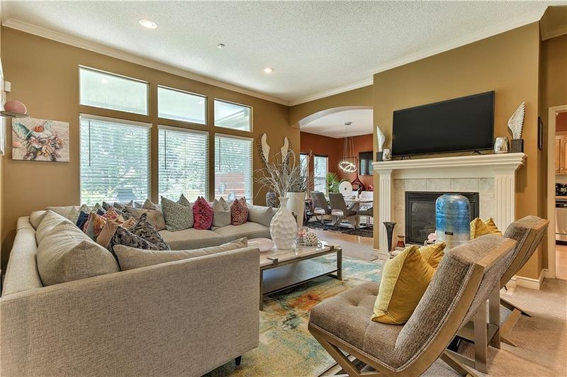 9055 E 51st St, Kansas City, MO 64133