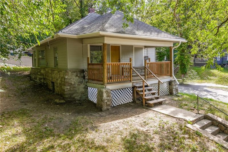 4925 E 20th St, Kansas City, MO 64127