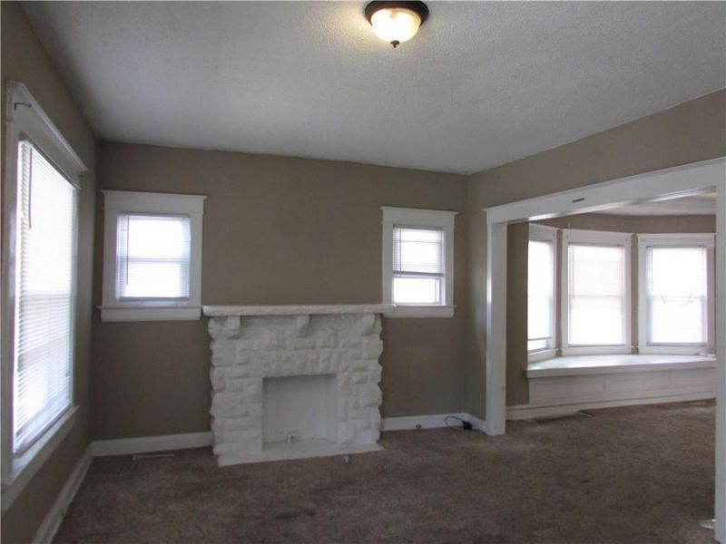 3003 E 32nd St, Kansas City, MO 64128