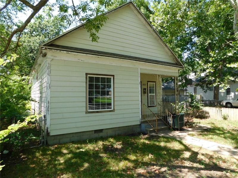 807 N Pine St, Pittsburg, KS 66762