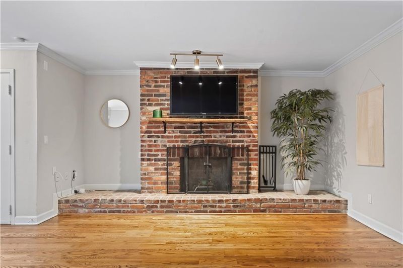 4057 Walnut St #4, Kansas City, MO 64111