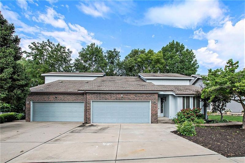 1205 83rd Ter, Kansas City, MO 64118