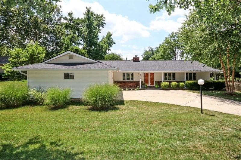 3343 W 98th St, Overland Park, KS 66206