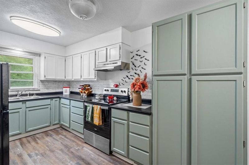 5502 E 100th Ter, Kansas City, MO 64137