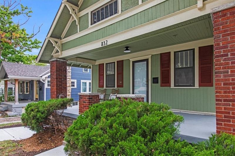 832 E 72nd St, Kansas City, MO 64131