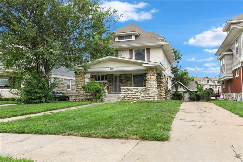 2620 Victor St, Kansas City, MO 64130