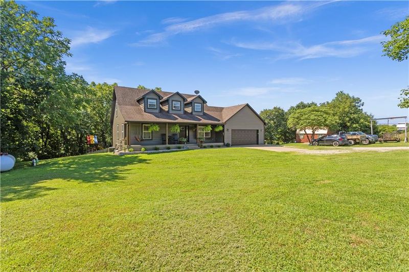 18097 54th St, Mclouth, KS 66054
