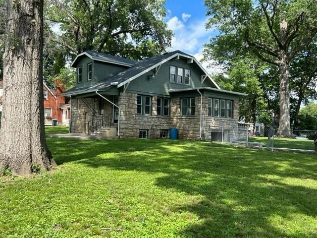 7420 Wayne Ave, Kansas City, MO 64131