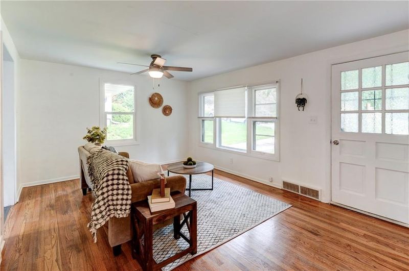 12 W 90th St, Kansas City, MO 64114