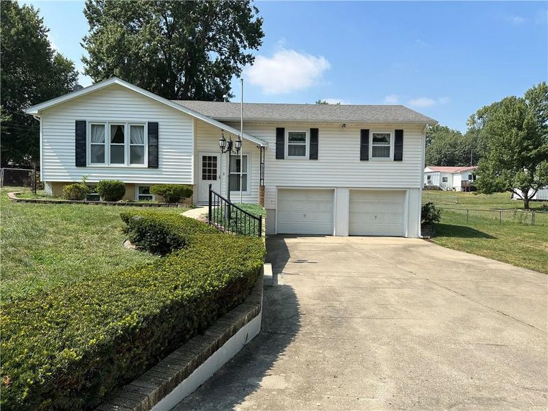 504 Ottman St, Richmond, MO 64085