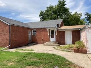 418 E 11th St, La Crosse, KS 67548