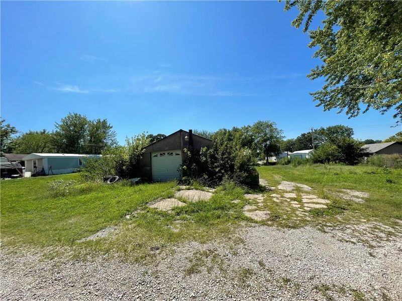 509 -513 N Main St, Centerview, MO 64019