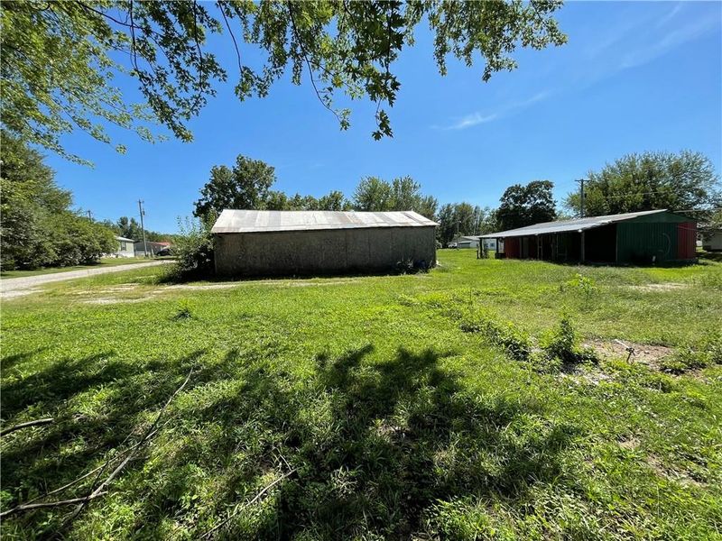509 -513 N Main St, Centerview, MO 64019