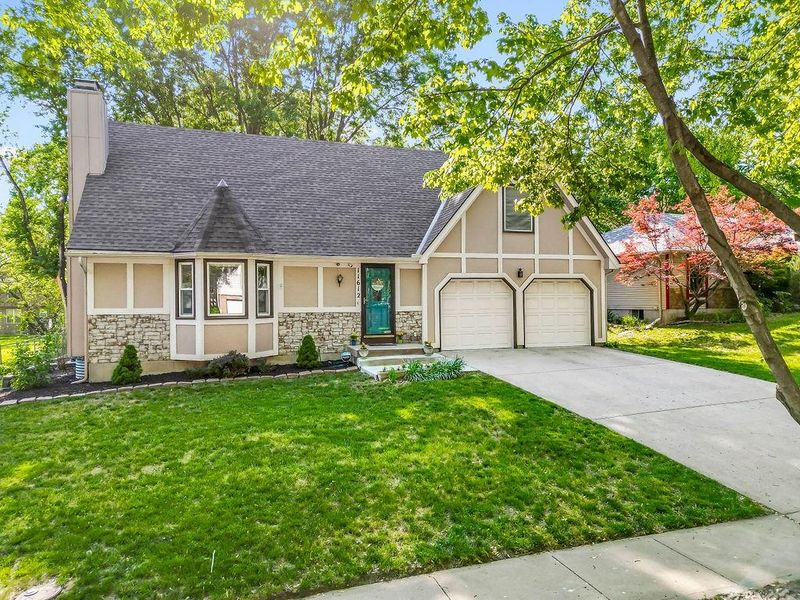 11612 Caenen St, Overland Park, KS 66210