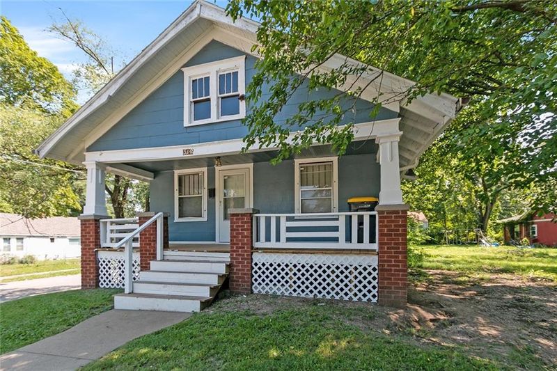 3121 E 73rd St, Kansas City, MO 64132