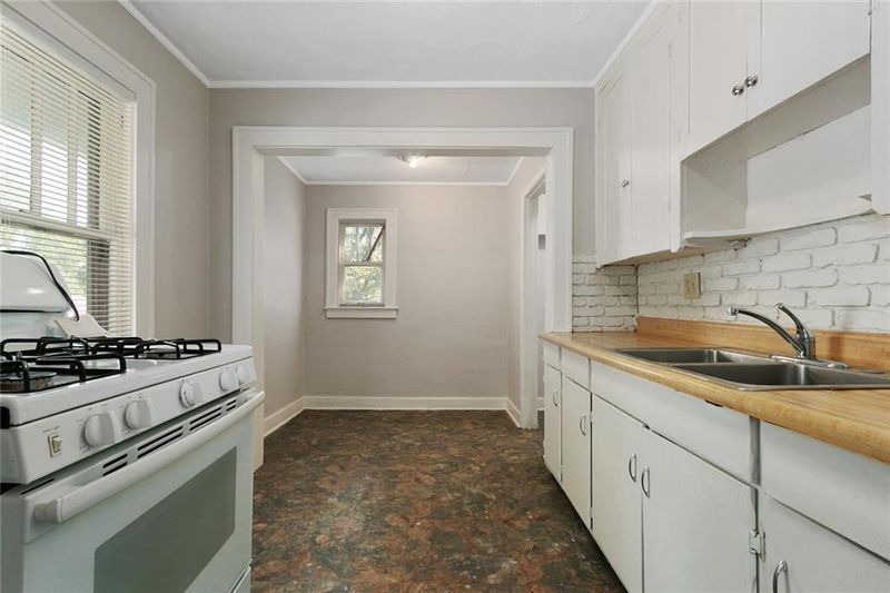 3121 E 73rd St, Kansas City, MO 64132
