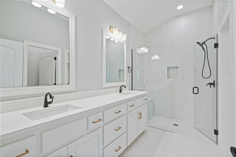 2126 NW Ashurst Dr, Lee's Summit, MO 64081