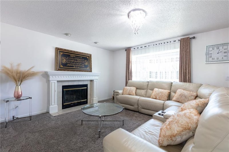 7701 NW 86th St, Kansas City, MO 64153