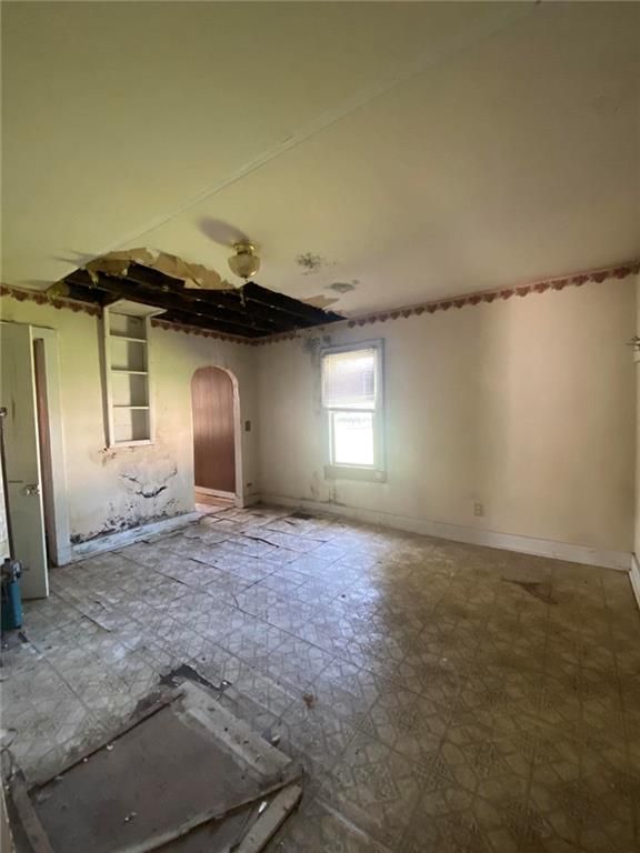 903 E 2nd St, Maryville, MO 64468