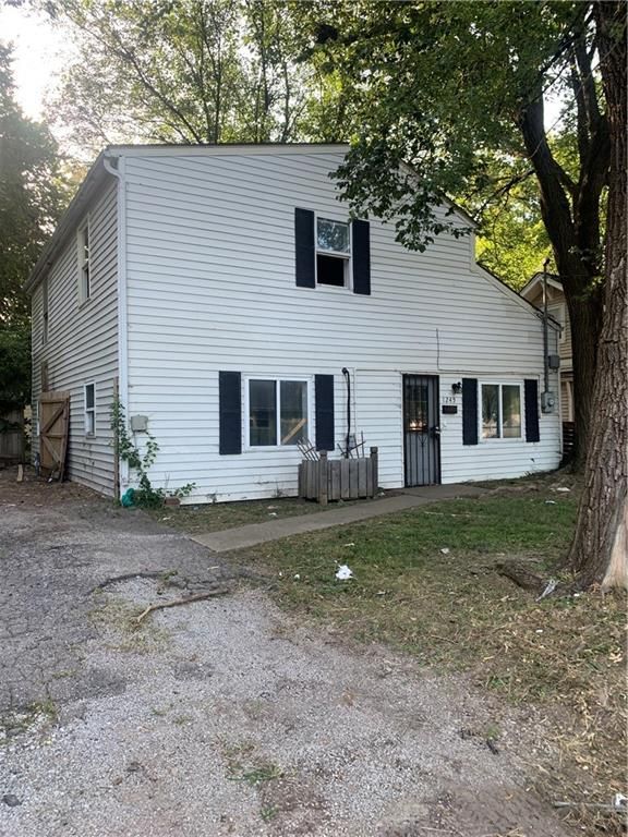 1245 S Liberty St, Independence, MO 64055