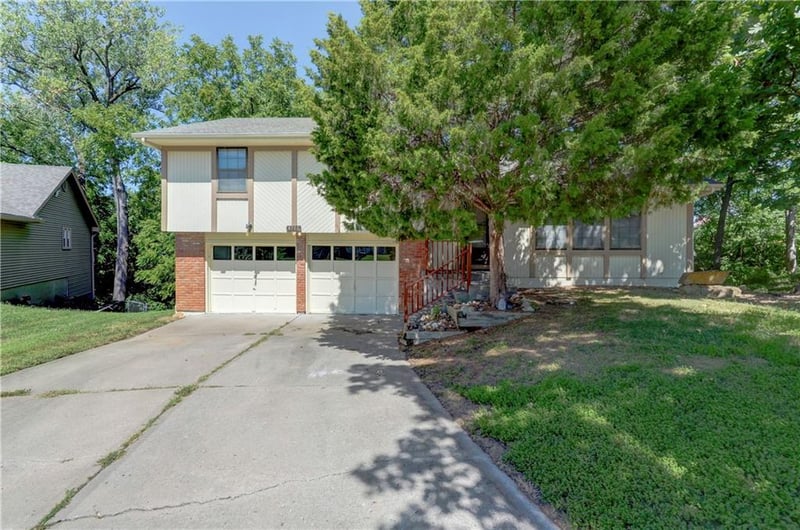 8713 NW Shannon Ave, Kansas City, MO 64153