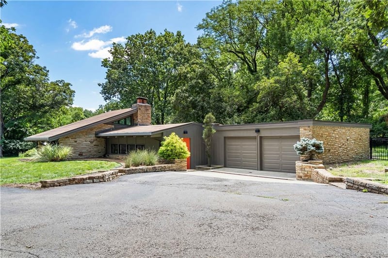 200 W 94th St, Kansas City, MO 64114