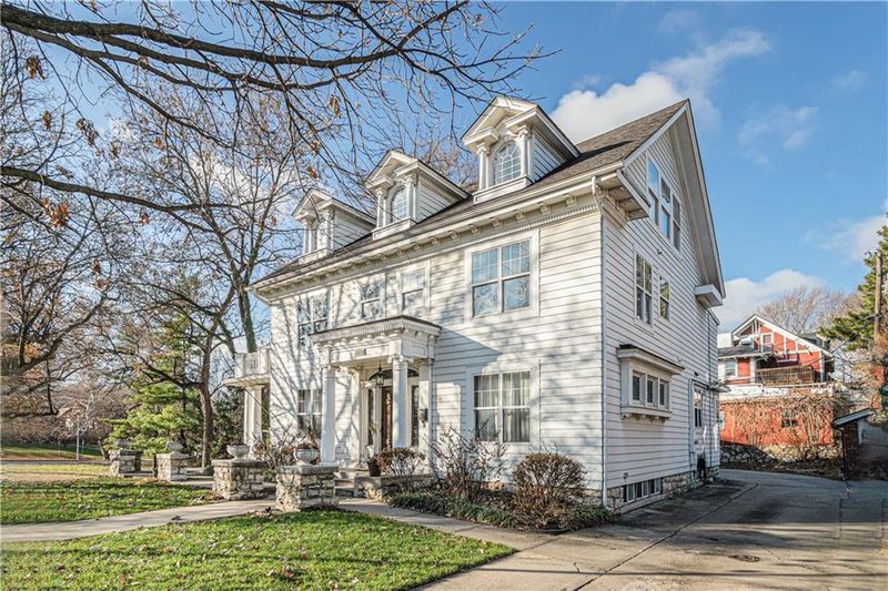 3646 Harrison Blvd, Kansas City, MO 64109