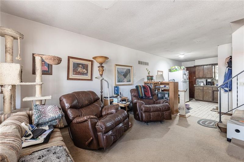 905-907 N Janmar St, Olathe, KS 66061
