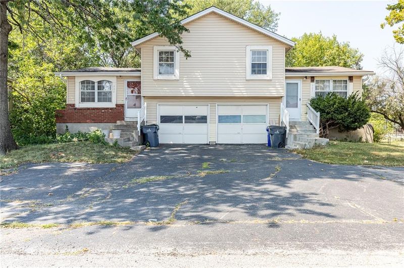 905-907 N Janmar St, Olathe, KS 66061