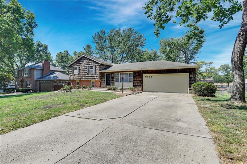 9738 Eby St, Overland Park, KS 66212