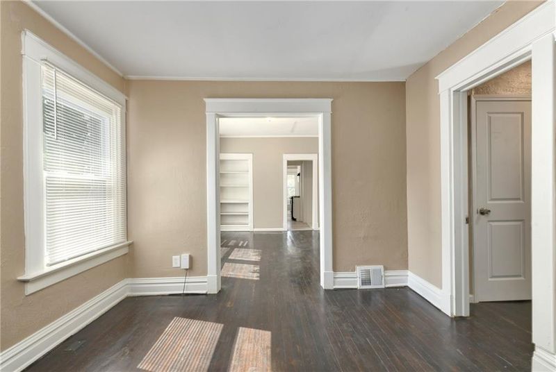 1415 E 80th St, Kansas City, MO 64131