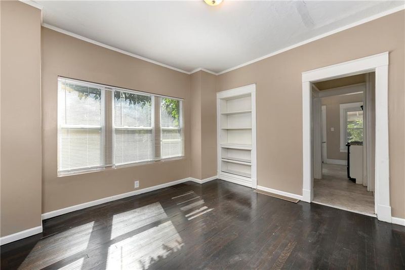 1415 E 80th St, Kansas City, MO 64131