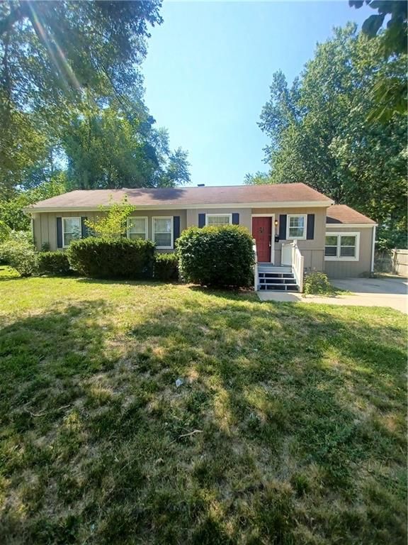 9609 E 67th Ter, Raytown, MO 64133