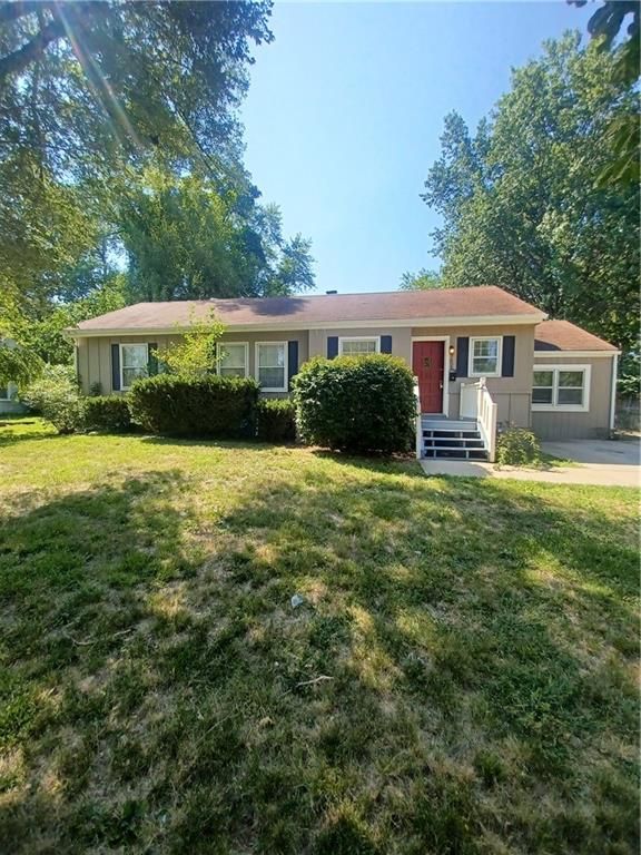 9609 E 67th Ter, Raytown, MO 64133
