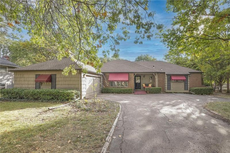 11161 Wornall Rd, Kansas City, MO 64114
