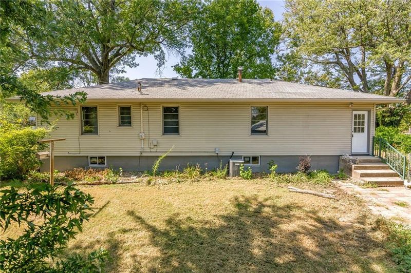 9215 Stubbs Rd, Kansas City, MO 64138