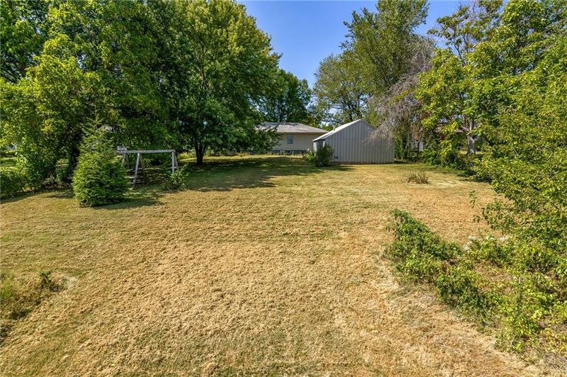 9215 Stubbs Rd, Kansas City, MO 64138