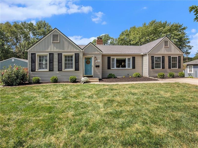 12818 10th St, Grandview, MO 64030