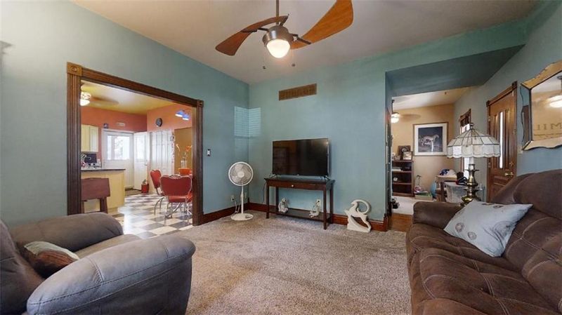 6210 E 16th St, Kansas City, MO 64126