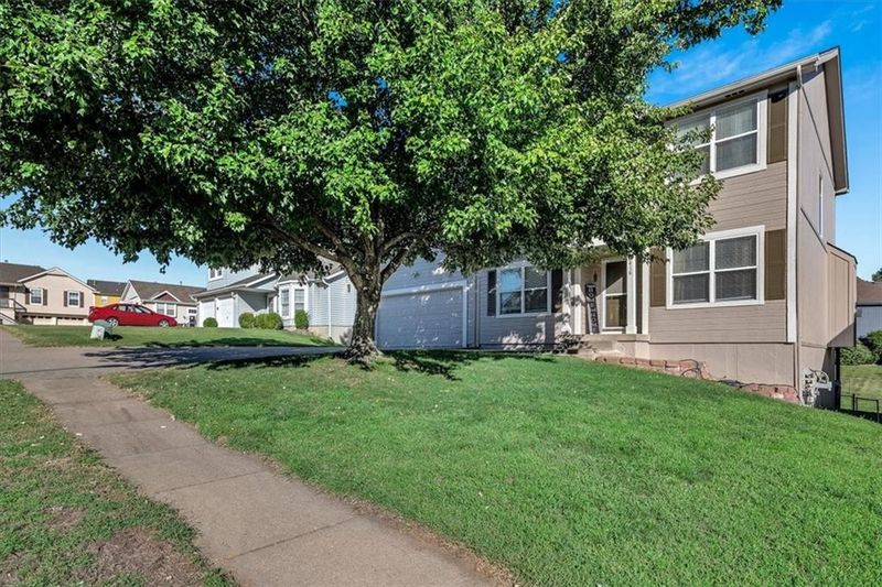 3416 NW 85th Ct, Kansas City, MO 64154