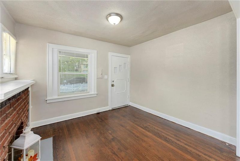 5133 Agnes Ave, Kansas City, MO 64130