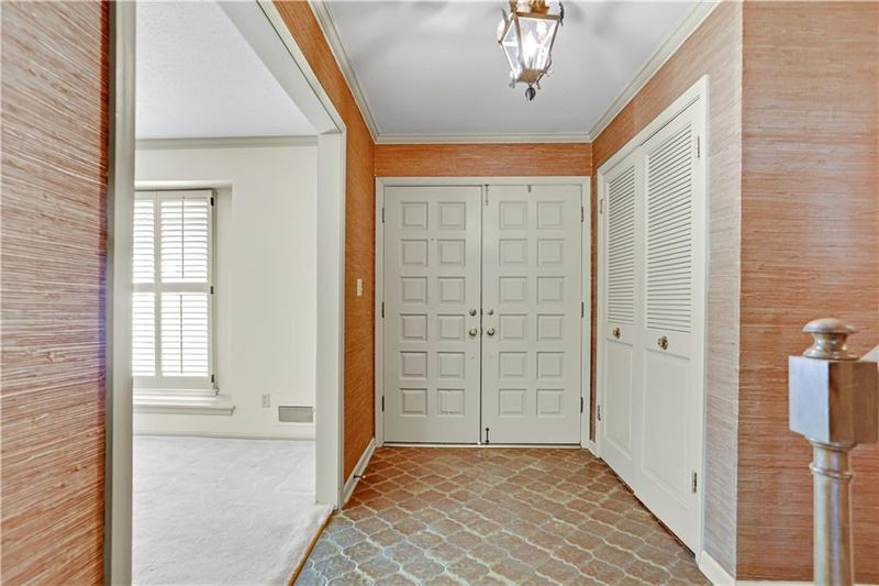 5000 W 101st Ter, Overland Park, KS 66207