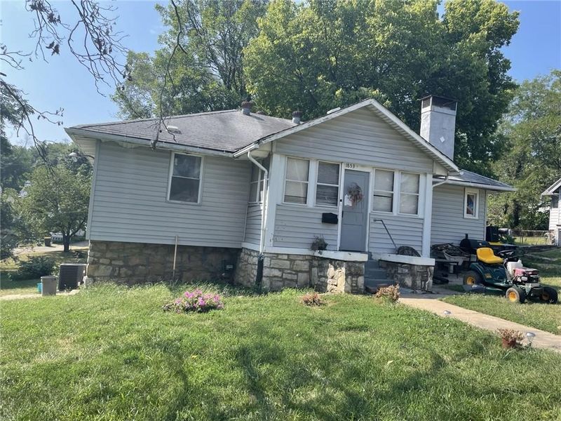 1853 E 78th St, Kansas City, MO 64132