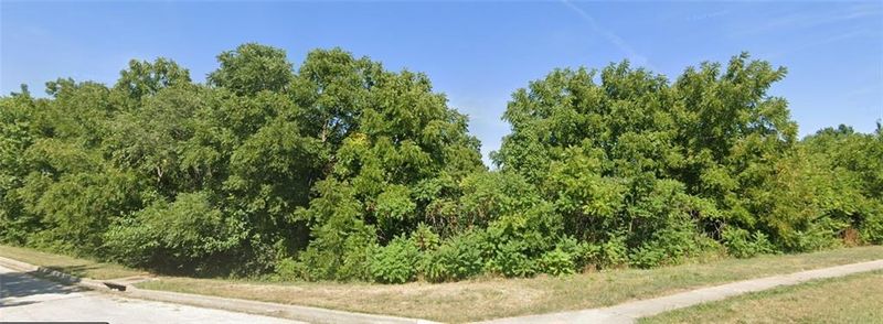 Main/englewood Rd, Kansas City, MO 64118