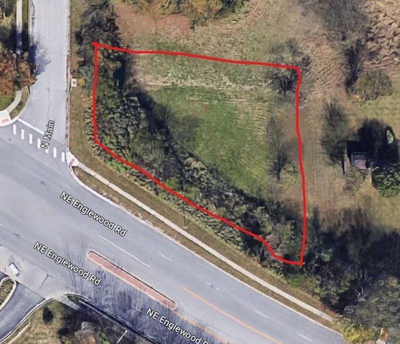 Main/englewood Rd, Kansas City, MO 64118