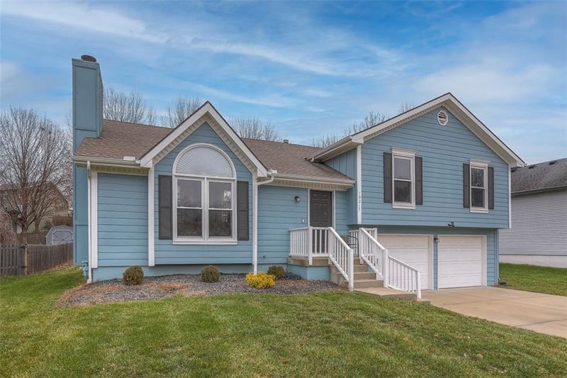 10217 N Tracy Ave, Kansas City, MO 64155