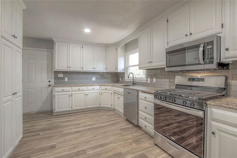8819 Ford Ave, Kansas City, MO 64138